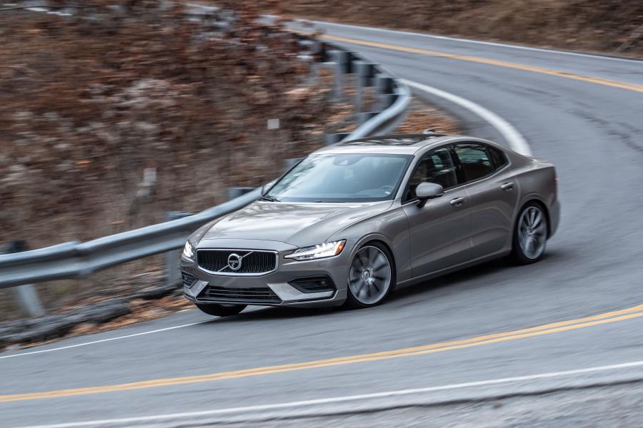  Volvo S60 T5 Momentum 2018 года  (NA) (фото 35 из 41)